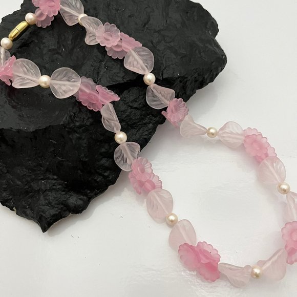 FROSTED PINK PASTEL Celluloid Necklace Pastel Pink Baby Trumpet Cluster Flowers - Picture 3 of 4